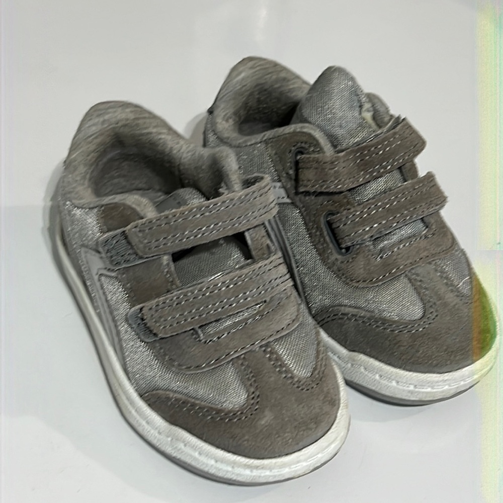 Boys sneakers